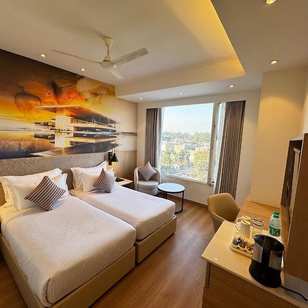 Tulip Inn Zirakpur Dış mekan fotoğraf
