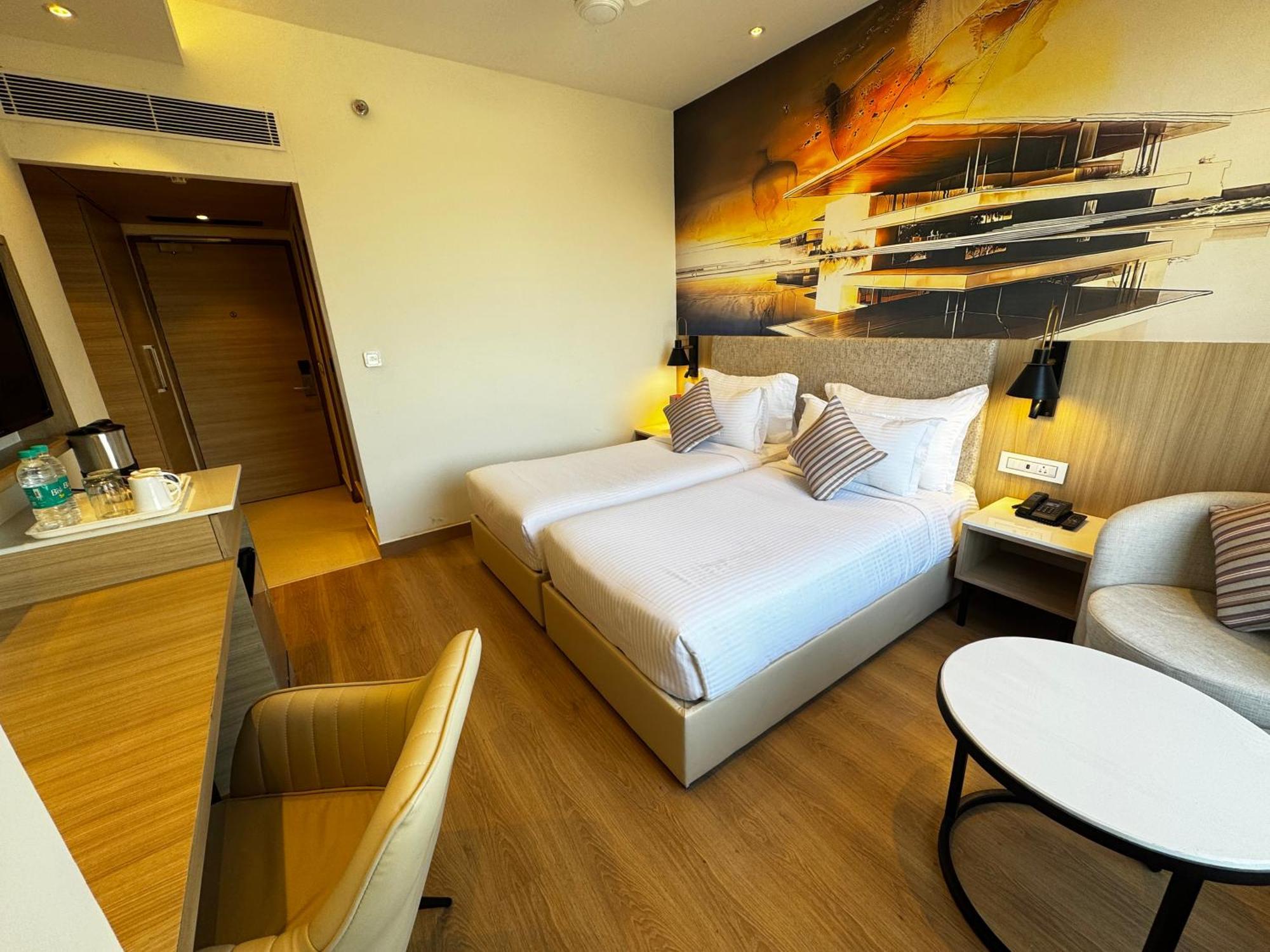 Tulip Inn Zirakpur Dış mekan fotoğraf