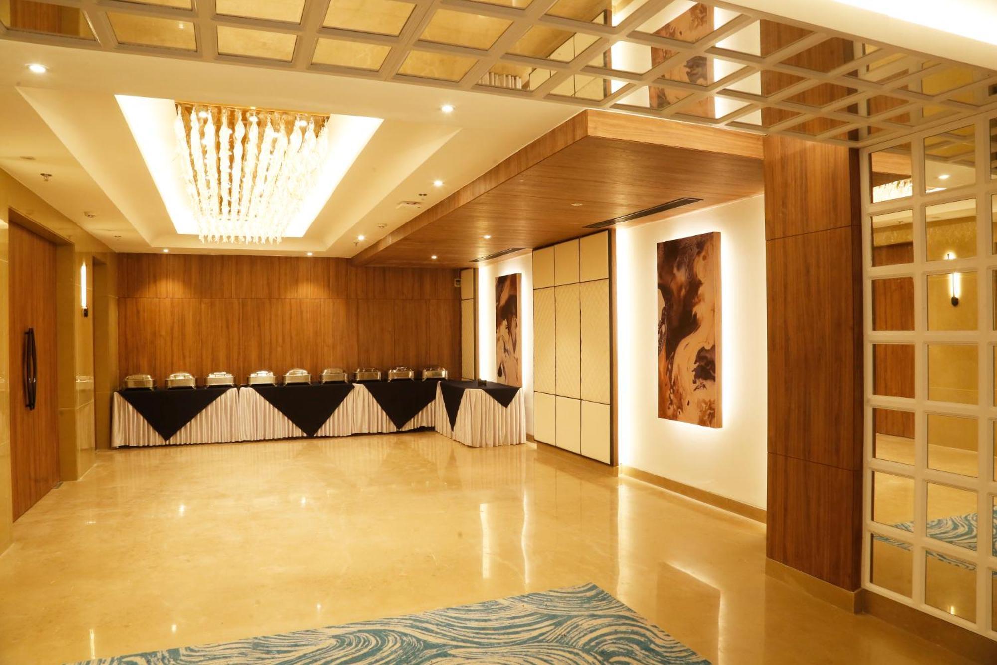Tulip Inn Zirakpur Dış mekan fotoğraf