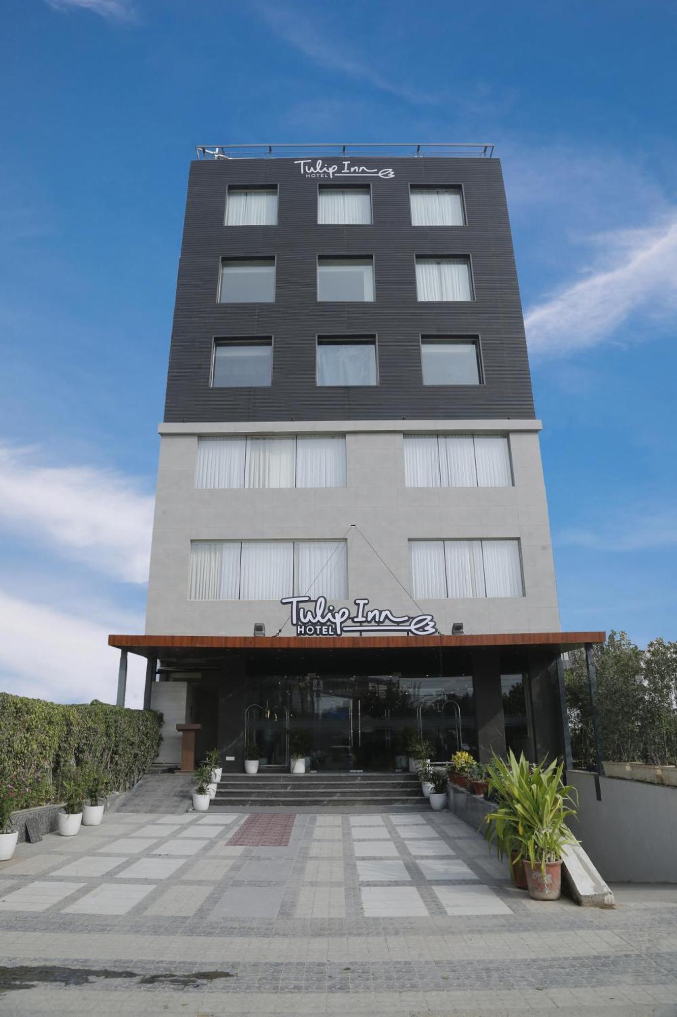 Tulip Inn Zirakpur Dış mekan fotoğraf