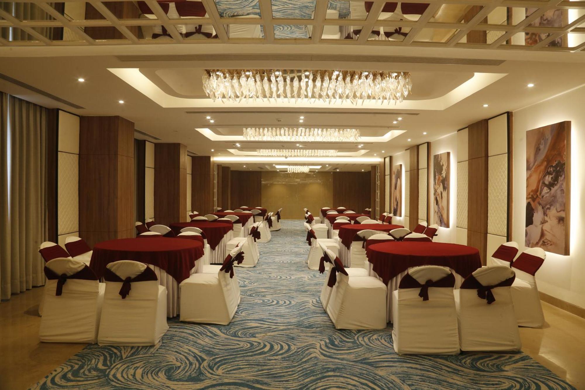 Tulip Inn Zirakpur Dış mekan fotoğraf