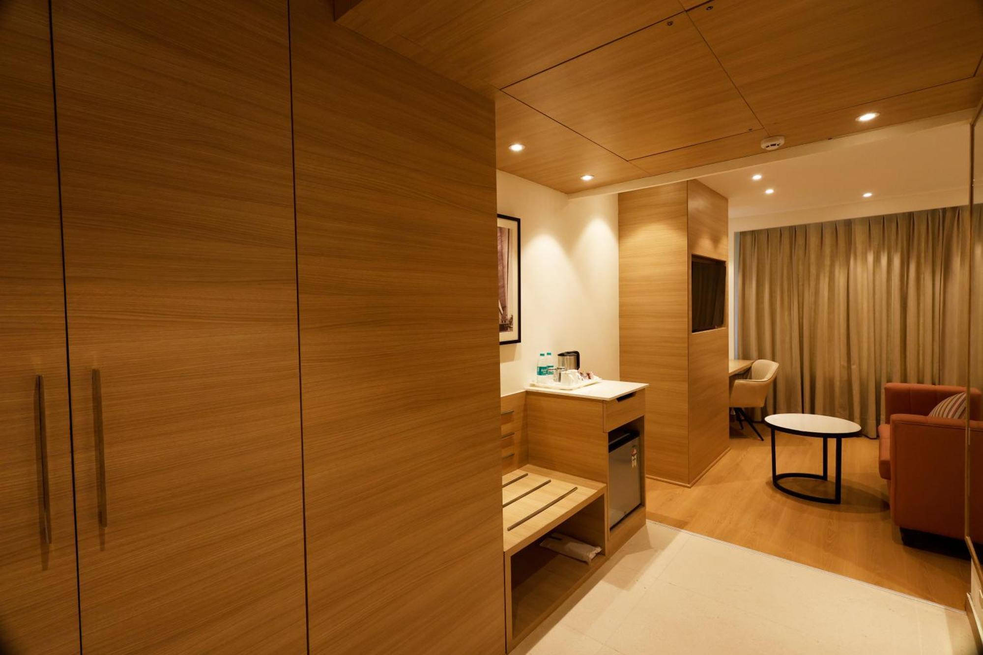 Tulip Inn Zirakpur Dış mekan fotoğraf