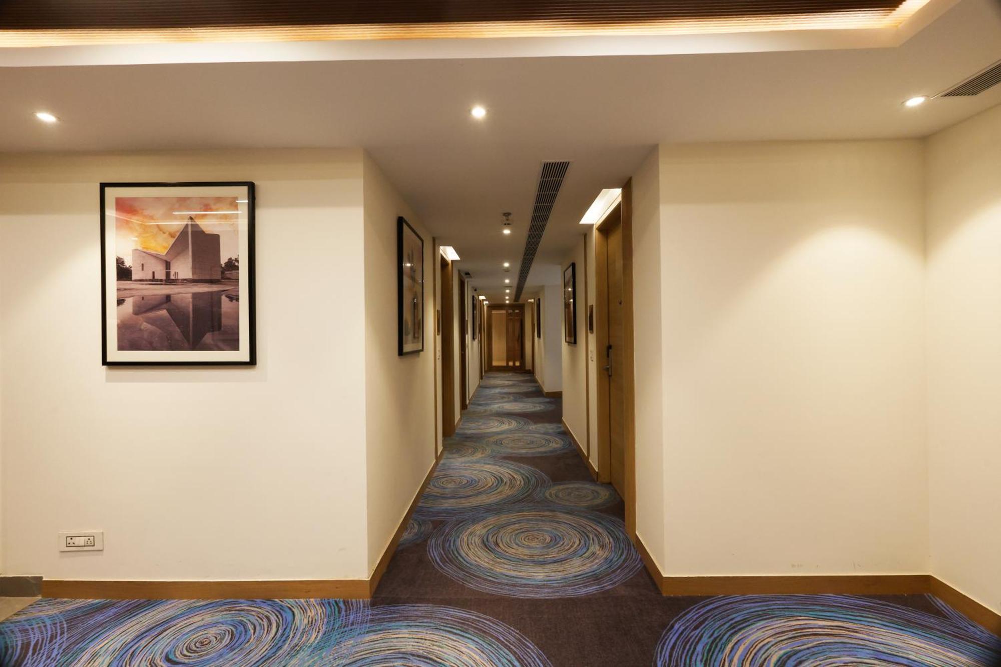 Tulip Inn Zirakpur Dış mekan fotoğraf