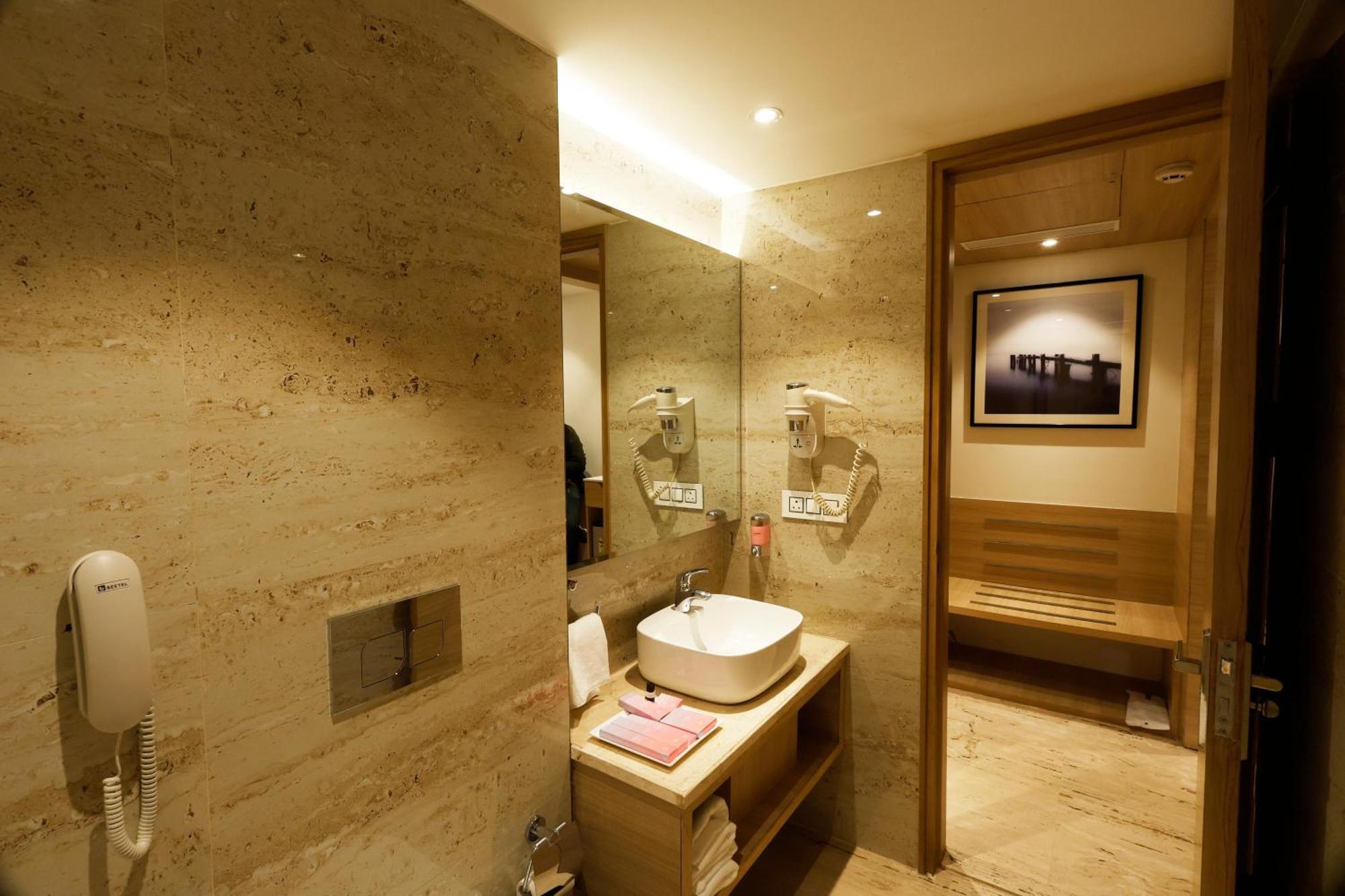 Tulip Inn Zirakpur Dış mekan fotoğraf