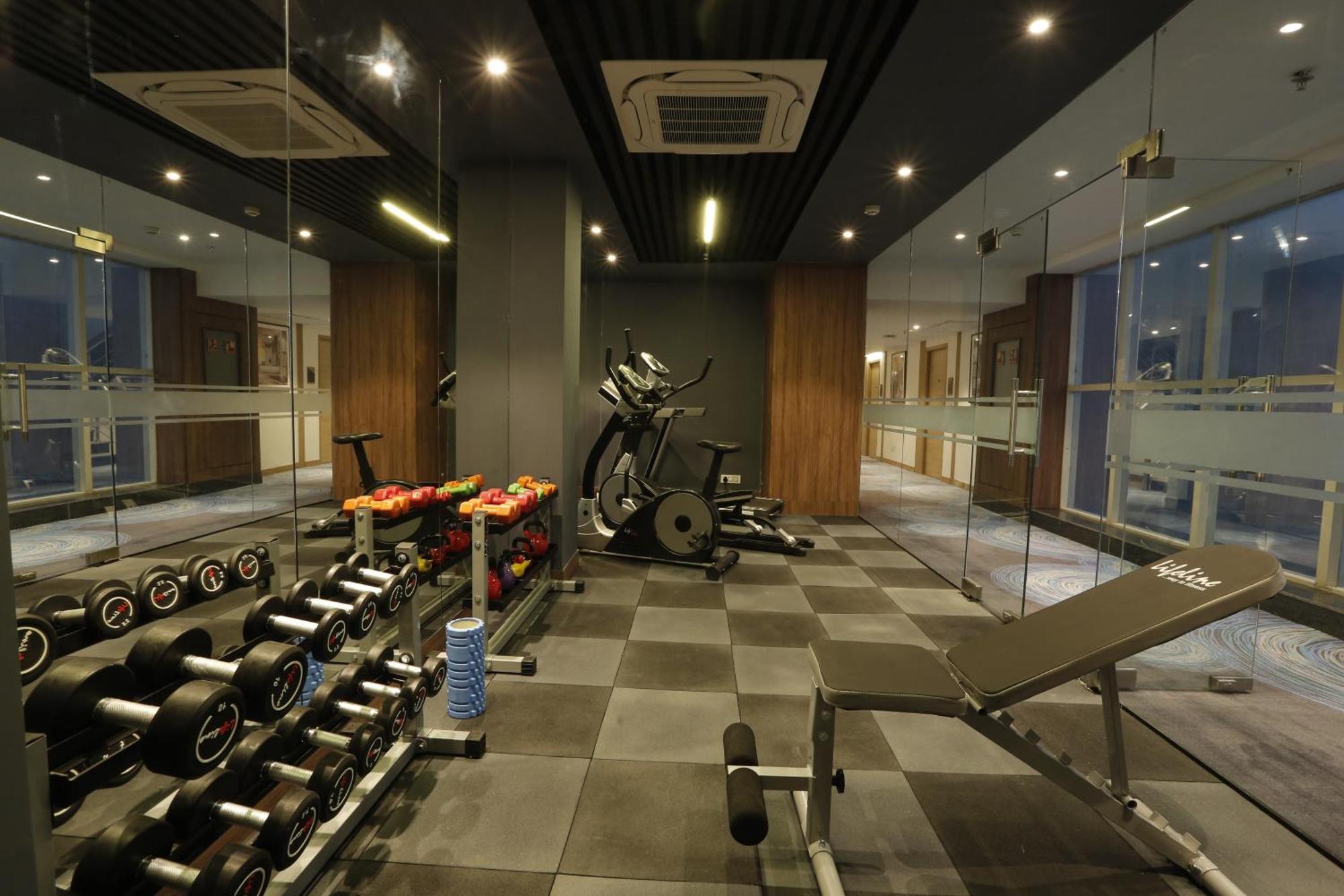 Tulip Inn Zirakpur Dış mekan fotoğraf