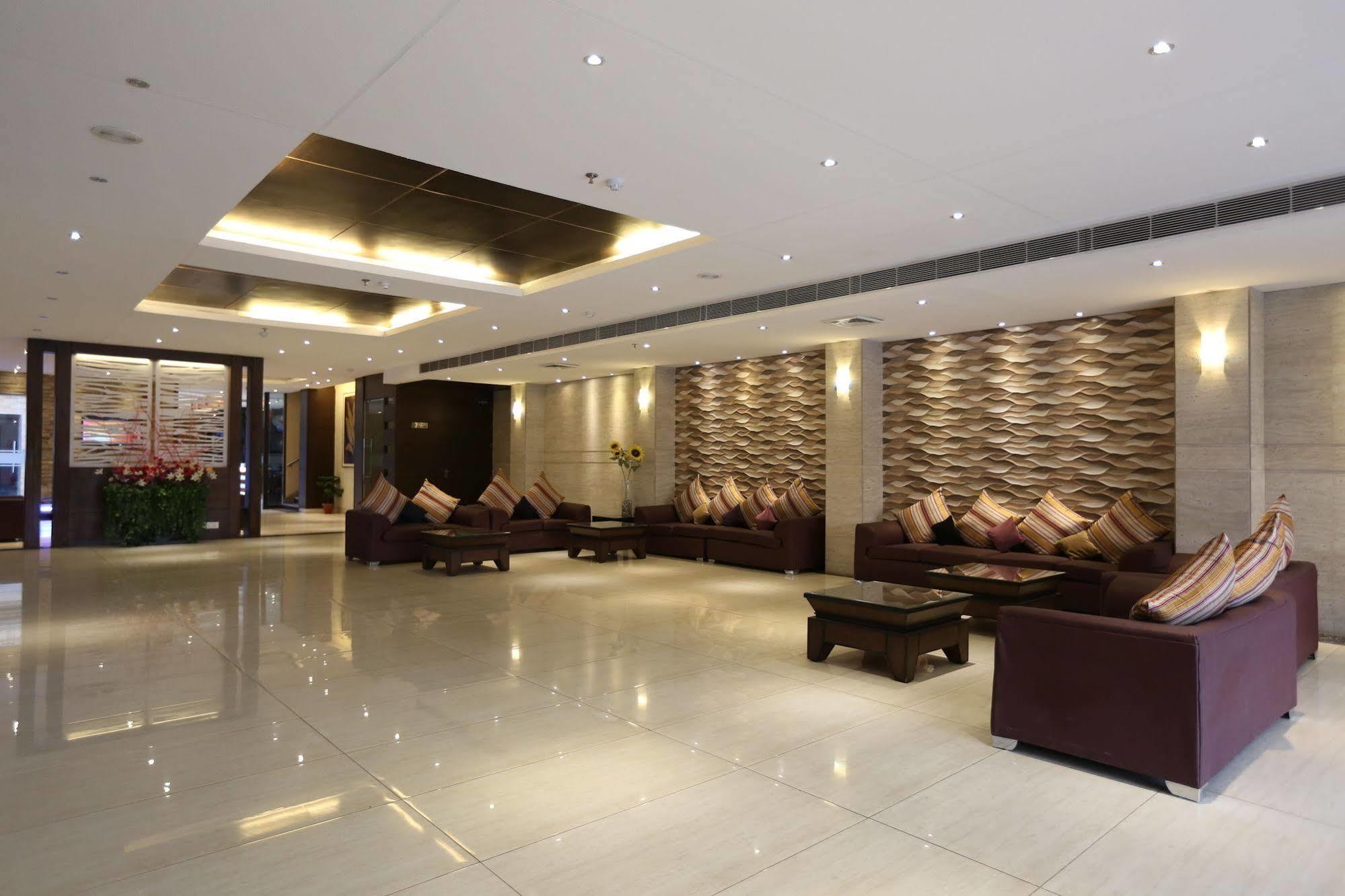 Tulip Inn Zirakpur Dış mekan fotoğraf